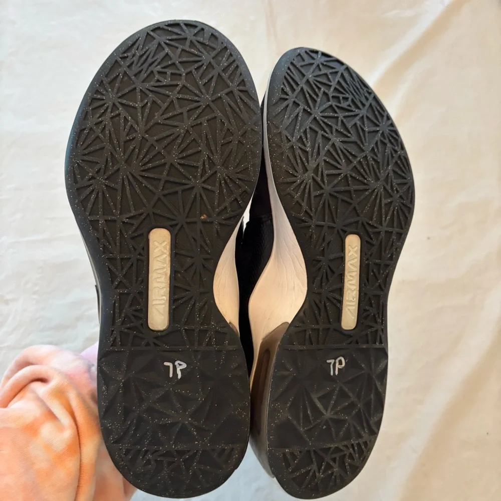 Nike tags running