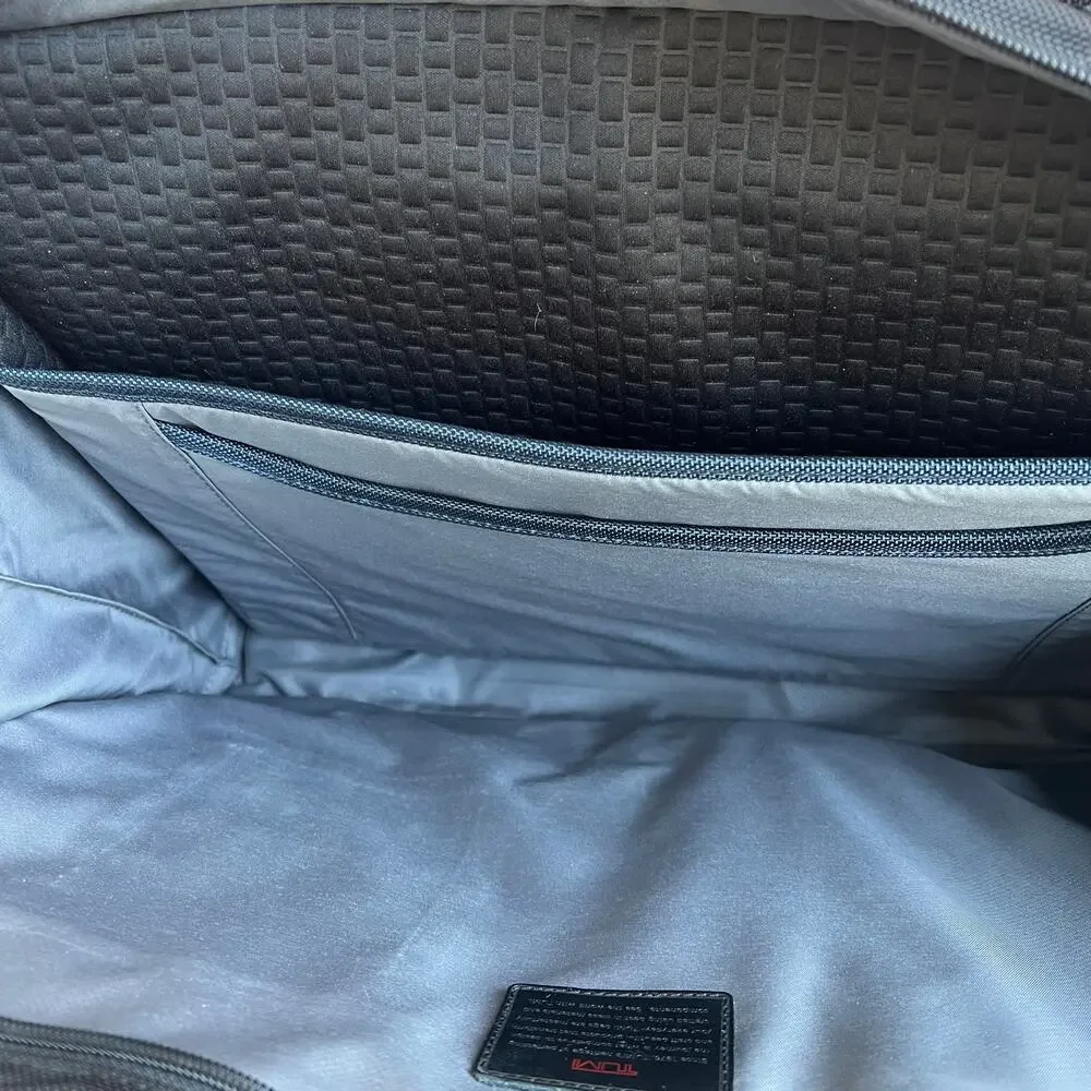 Tumi favorite 26114d2