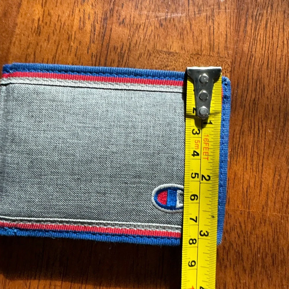 Champion men bifold