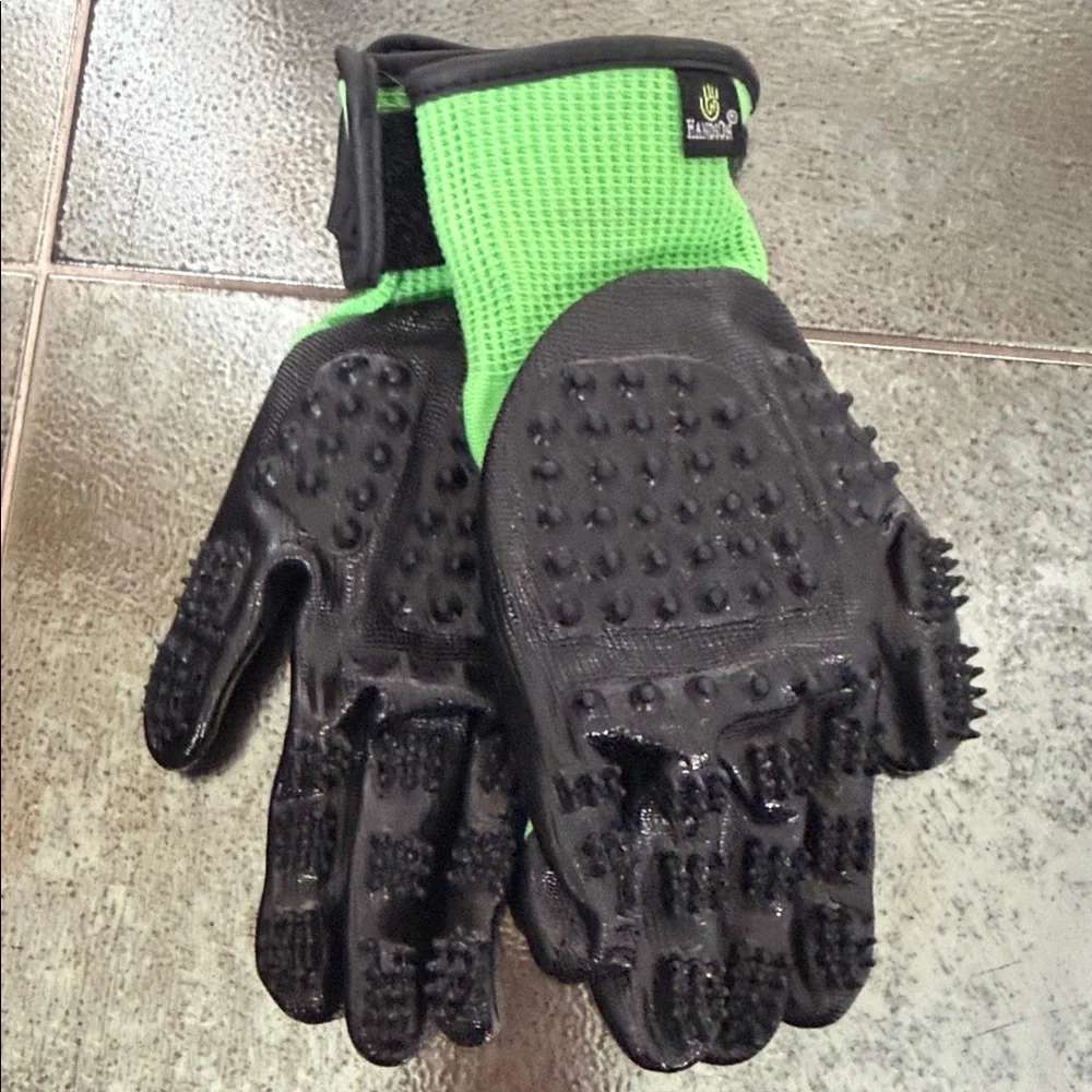 Black and Green Dog Grooming Gloves