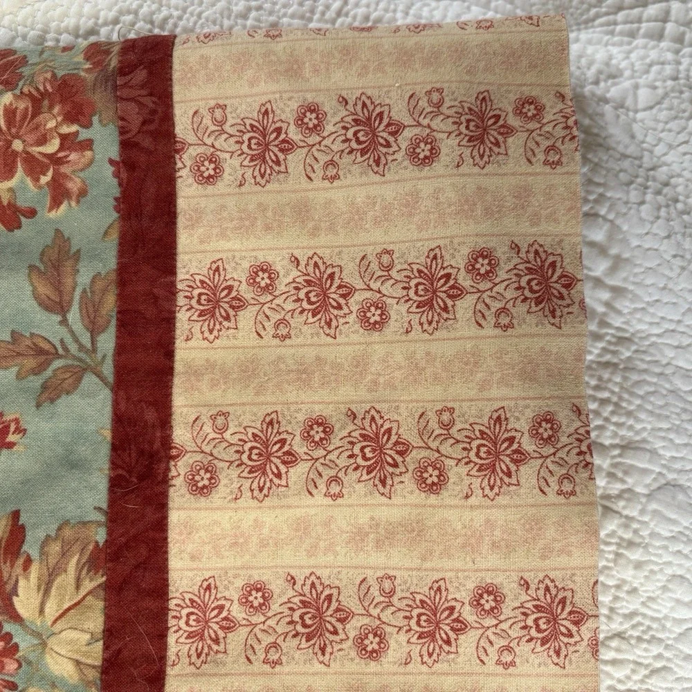 Country Cottage farmhouse roses feature