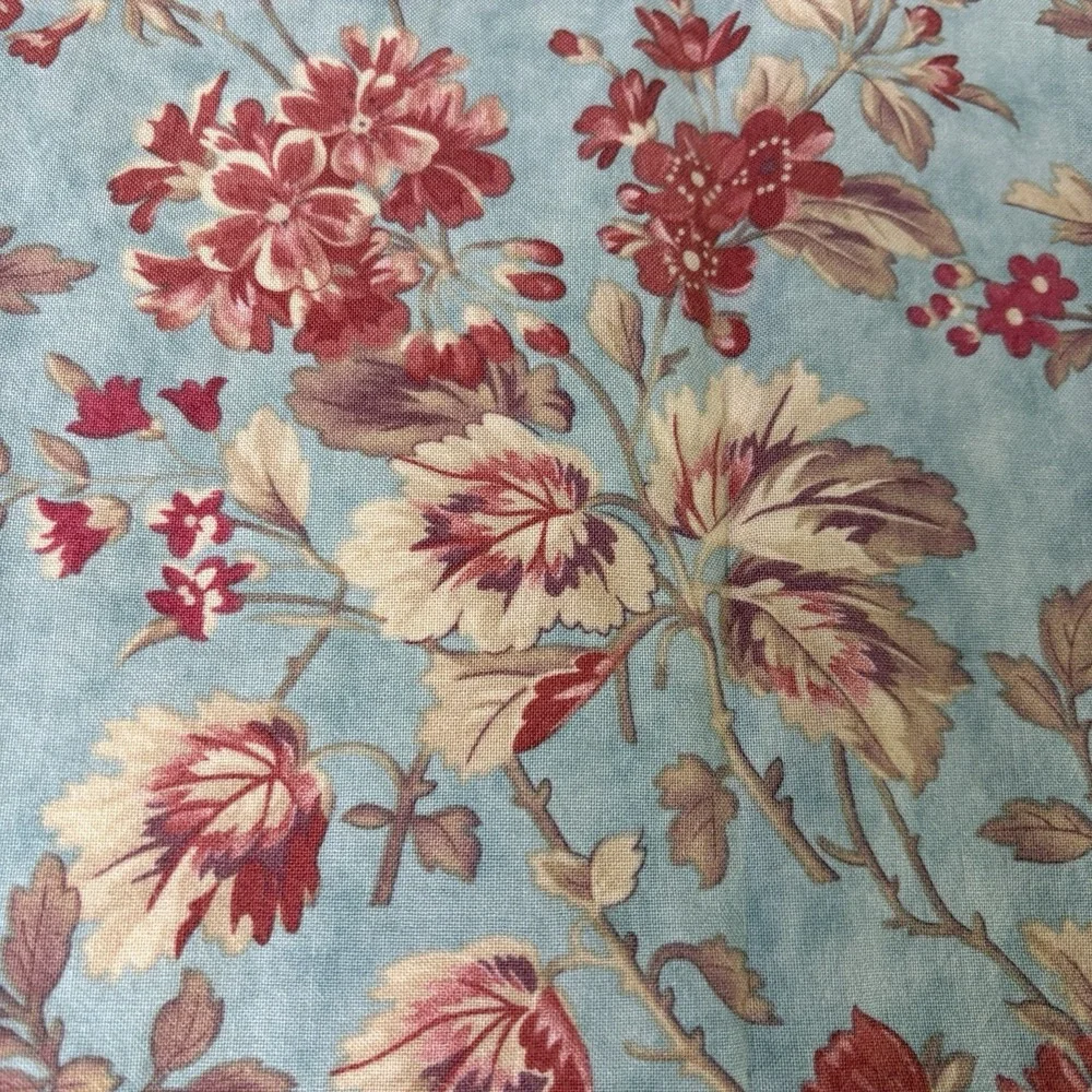 Country Cottage cream blue cotton