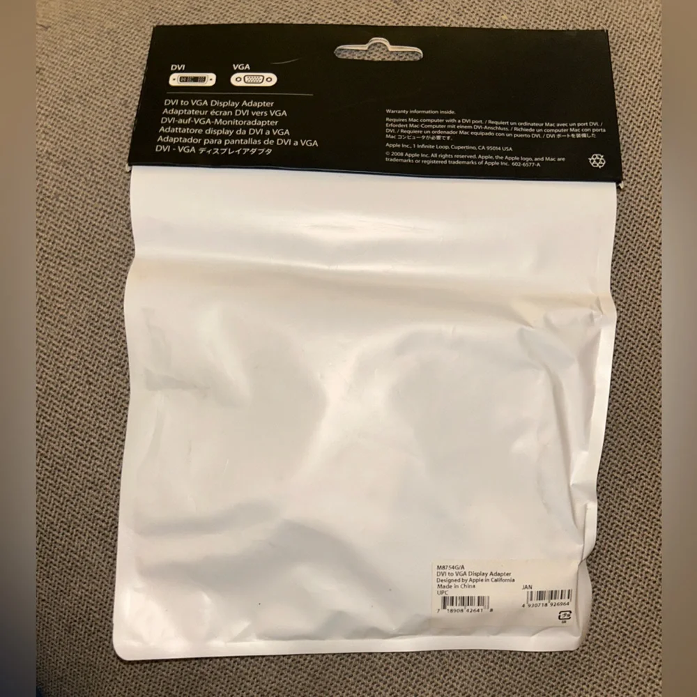 Apple DVI-to-VGA Adapter Cable in White