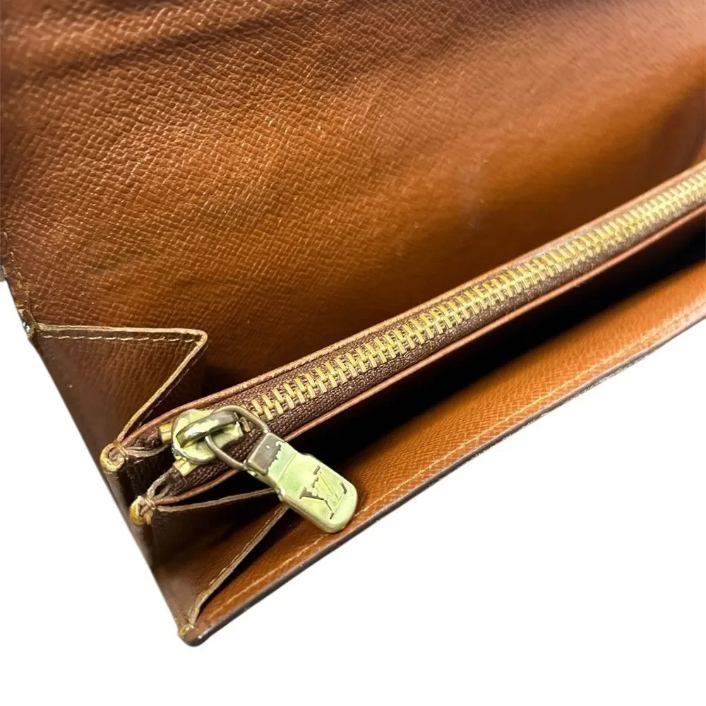 Louis Vuitton classic louis