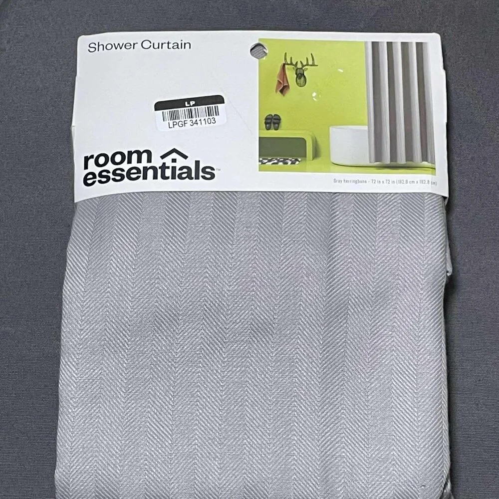 Room Essentials new 100% buttonhole