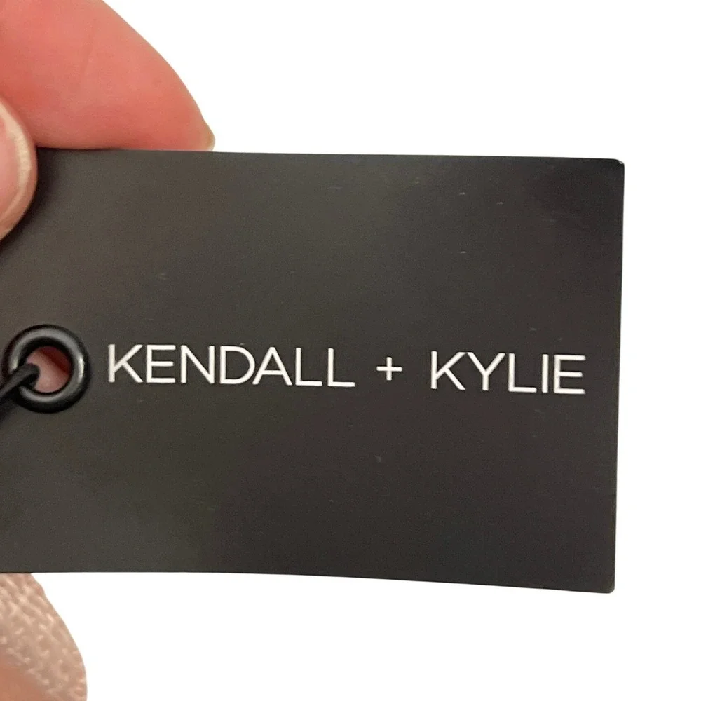 Kendall & Kylie new kendall