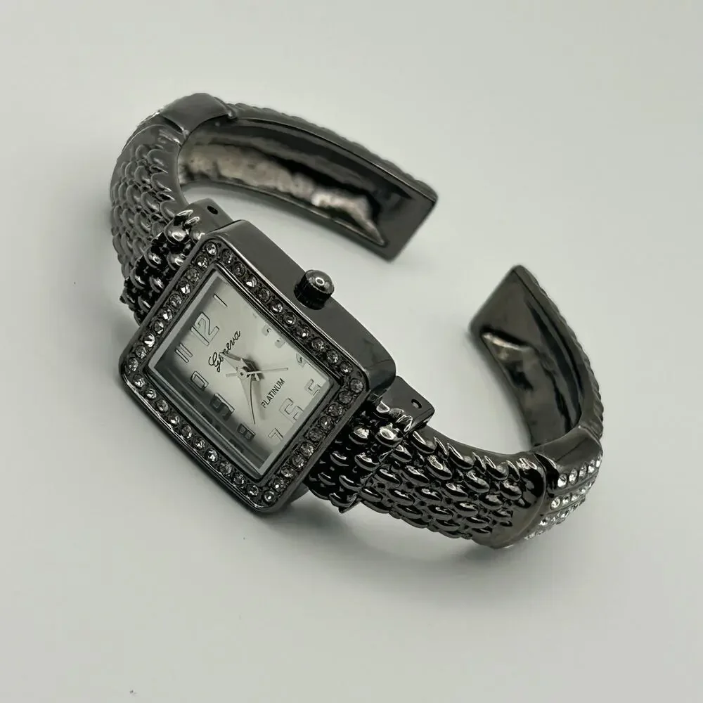 Geneva Platinum Women’s Fashion Watch Working New Battery