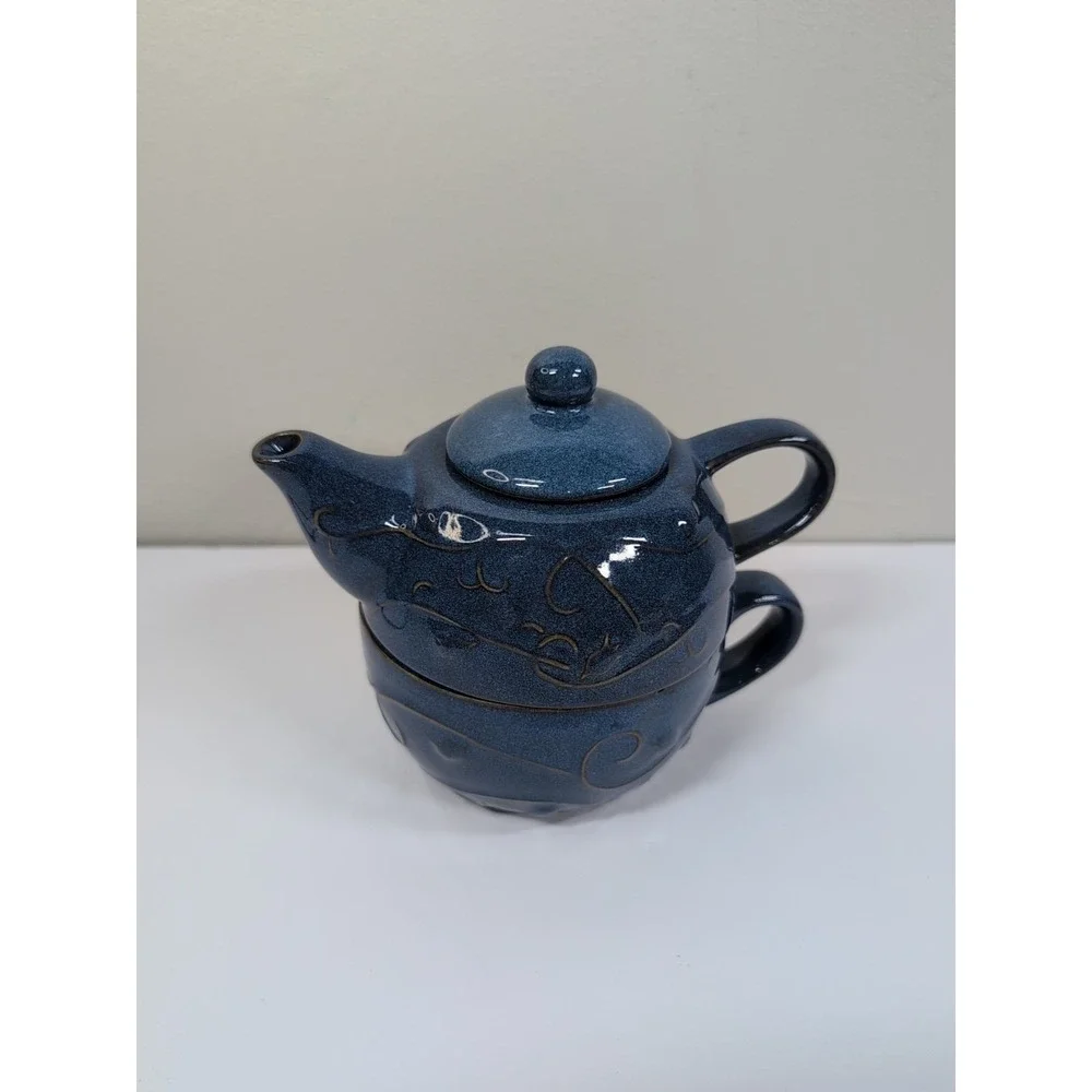 Pier 1 pier teapot