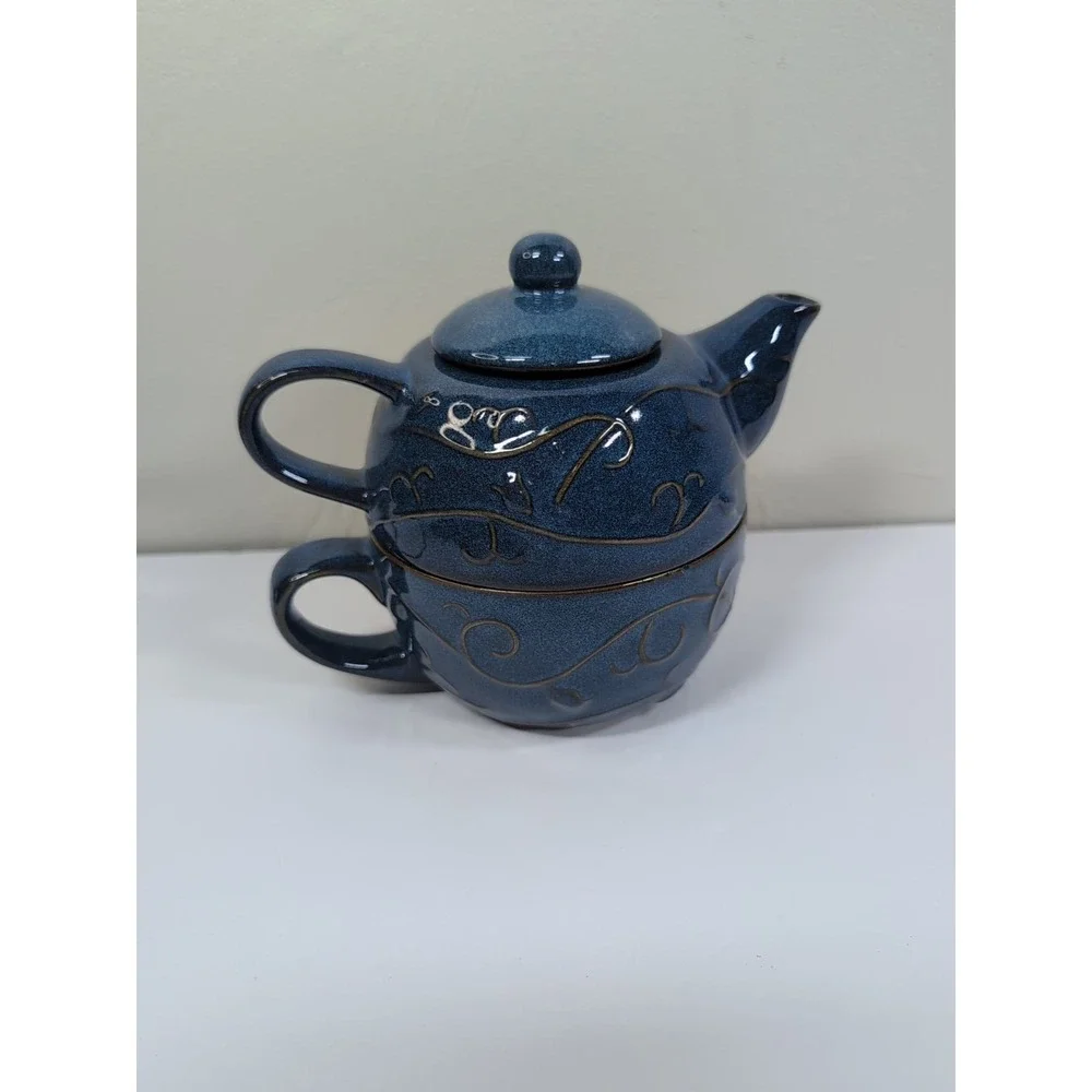 Pier 1 pier teapot