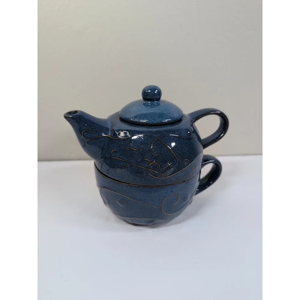 Pier 1 pier teapot