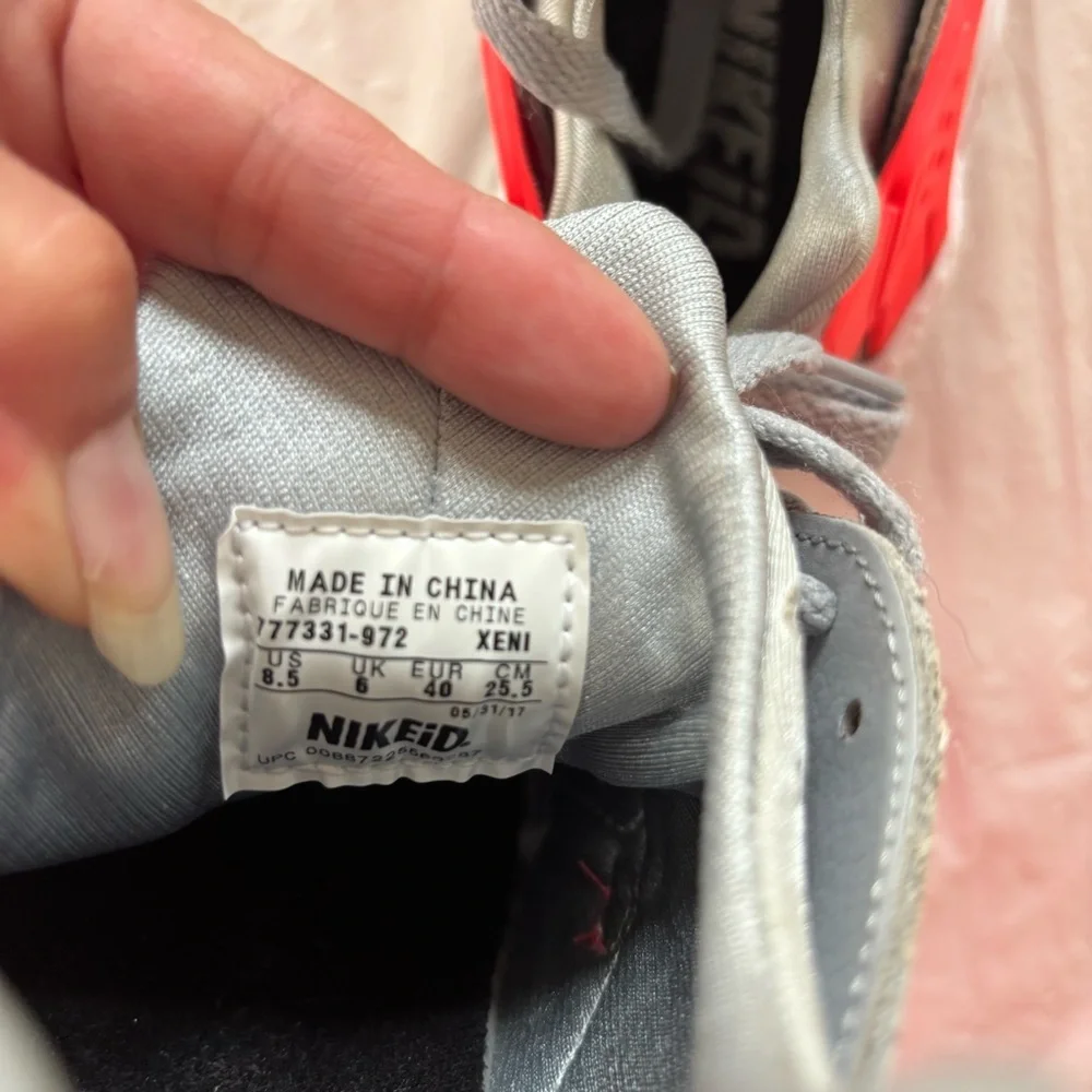 Nike Huarache Run Pure Platinum- lava glow Gray and Pink SZ 8.5 Worn 1X Indoors