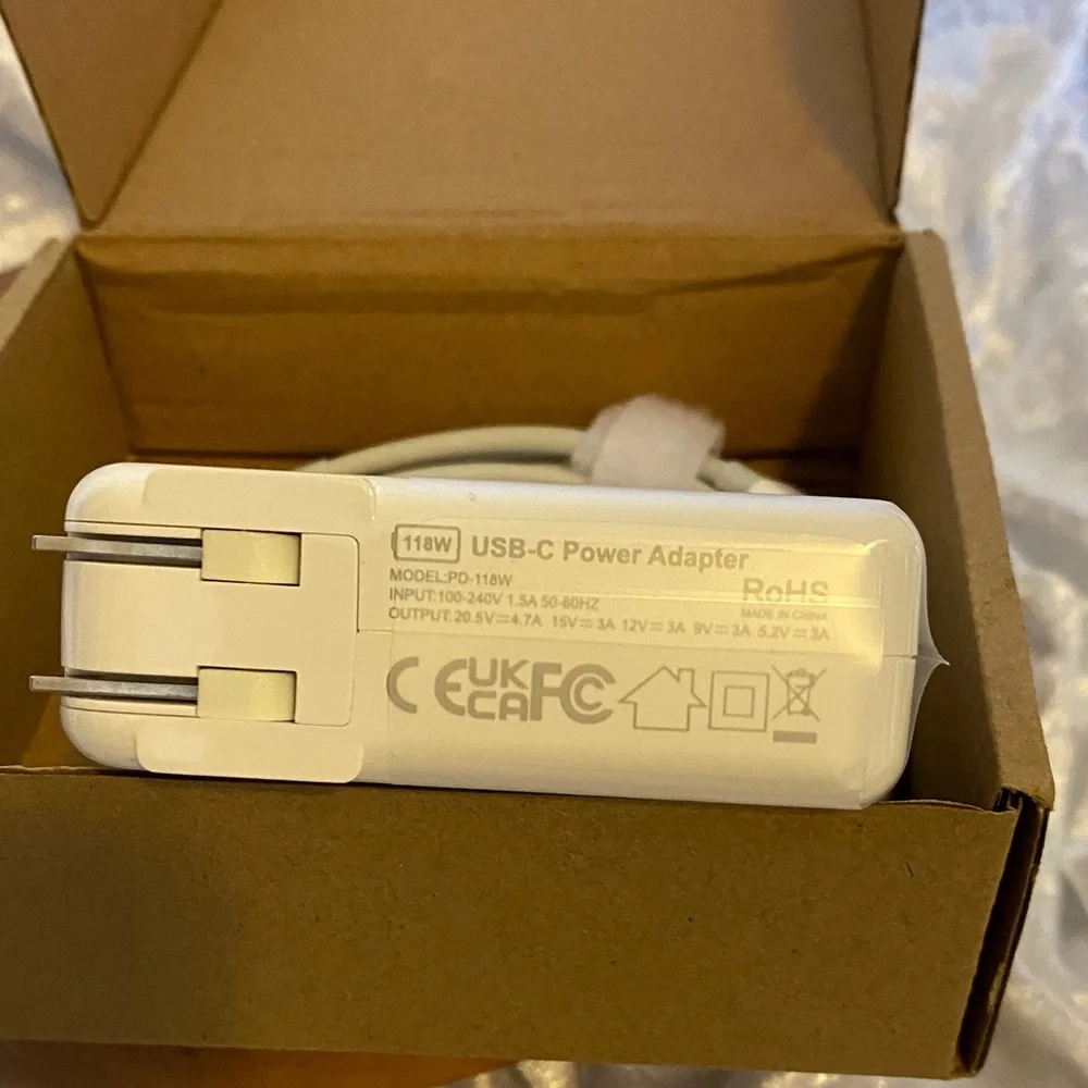 N/A white usb