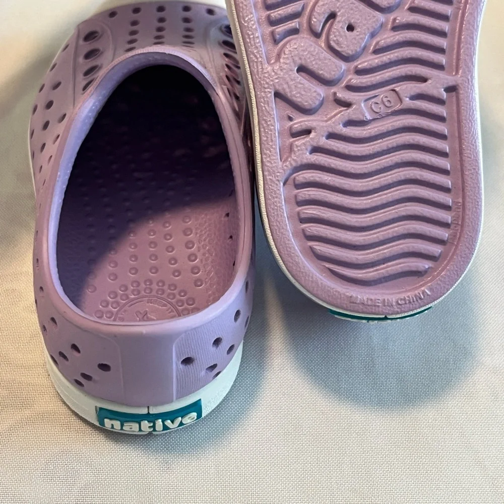 Native Kids Water Shoes - Lavender and White