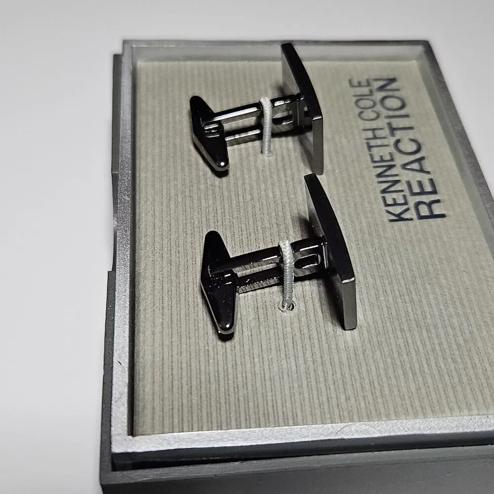 Kenneth Cole Reaction dark silver