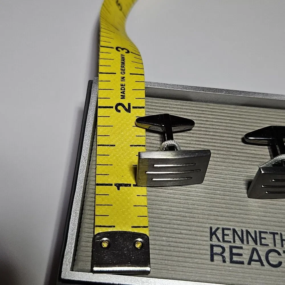 Kenneth Cole Reaction dark silver
