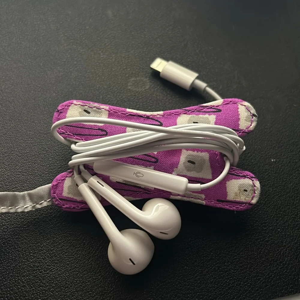Apple Earbuds and Vera Bradley Listen Up / Tune In Case