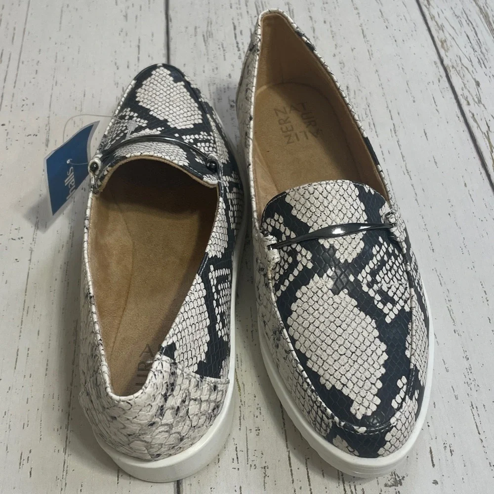 Naturalized Ranger Alabaster Snakeskin Patterned Loafer, size 9, NWT, NIB