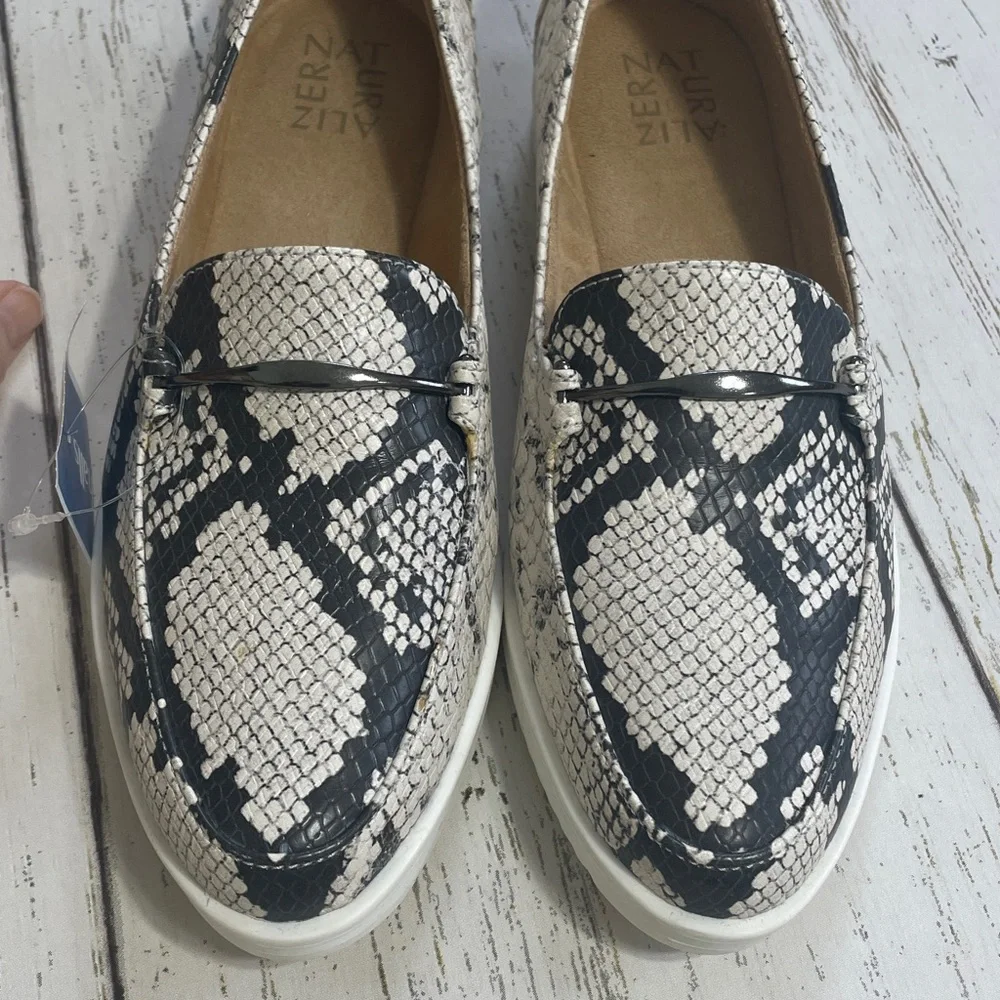 Naturalized Ranger Alabaster Snakeskin Patterned Loafer, size 9, NWT, NIB