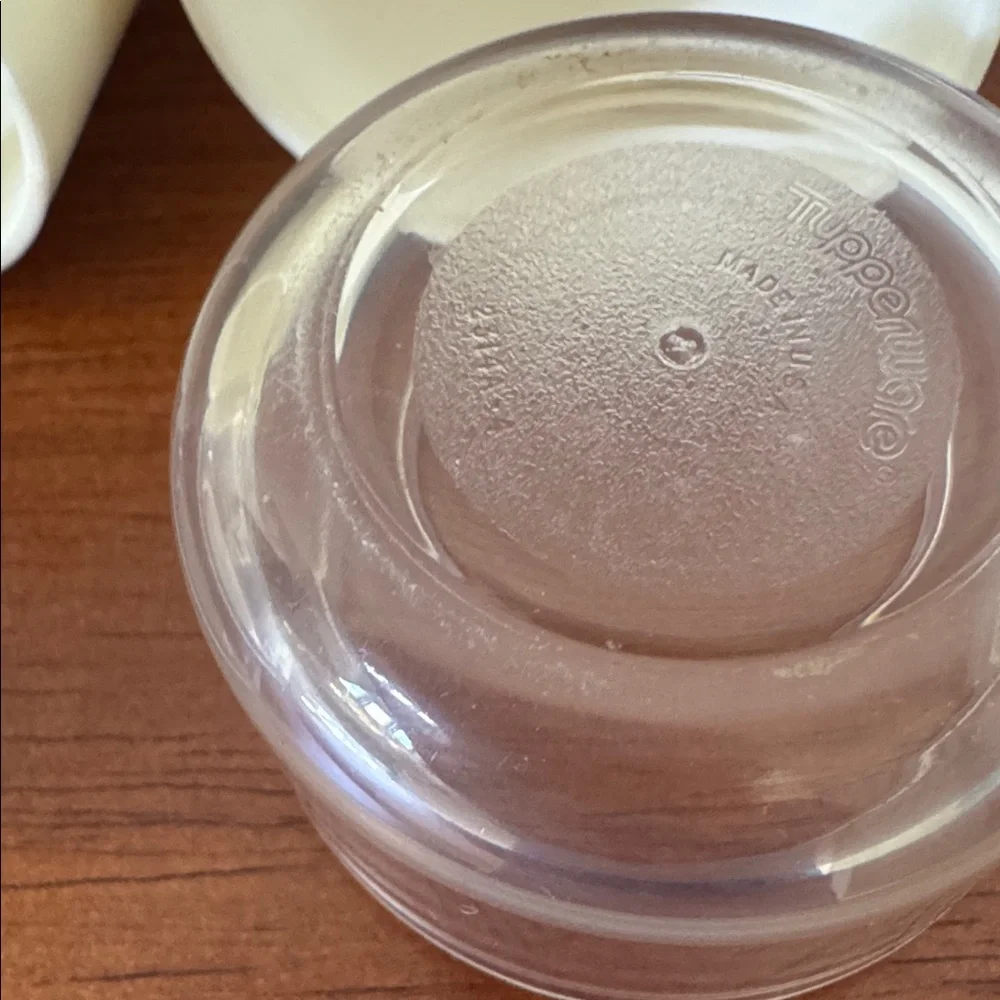 Tupperware vary below gently