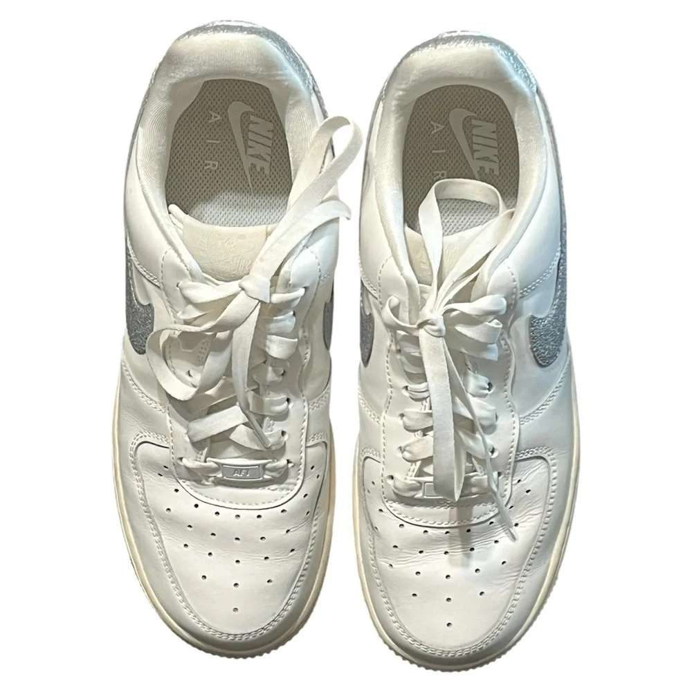 Nike Air Force 1 Sneakers ‘07 Summit White Sail Metallic Silver Low Top Shoes 8