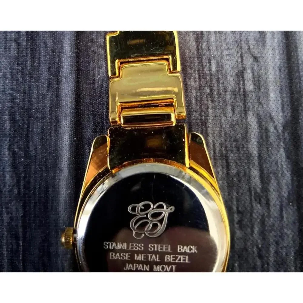 Elizabeth Taylor bezel color