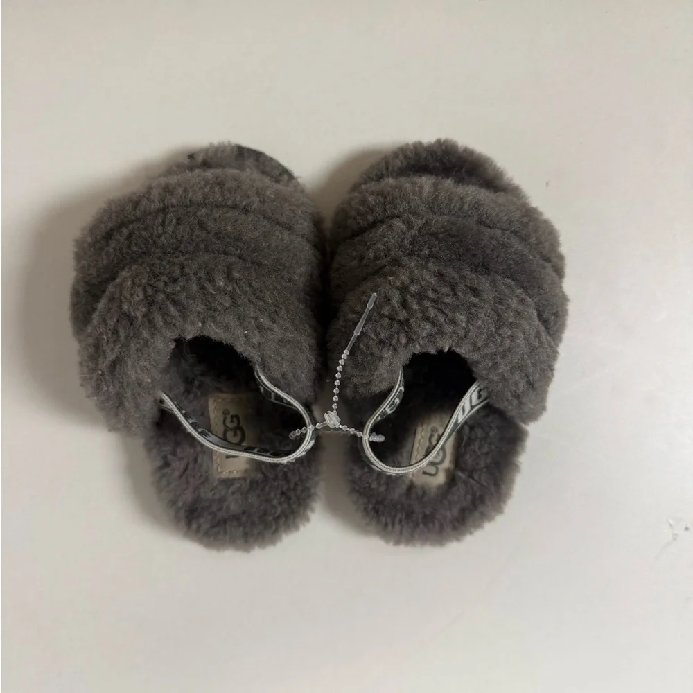 UGG follow us