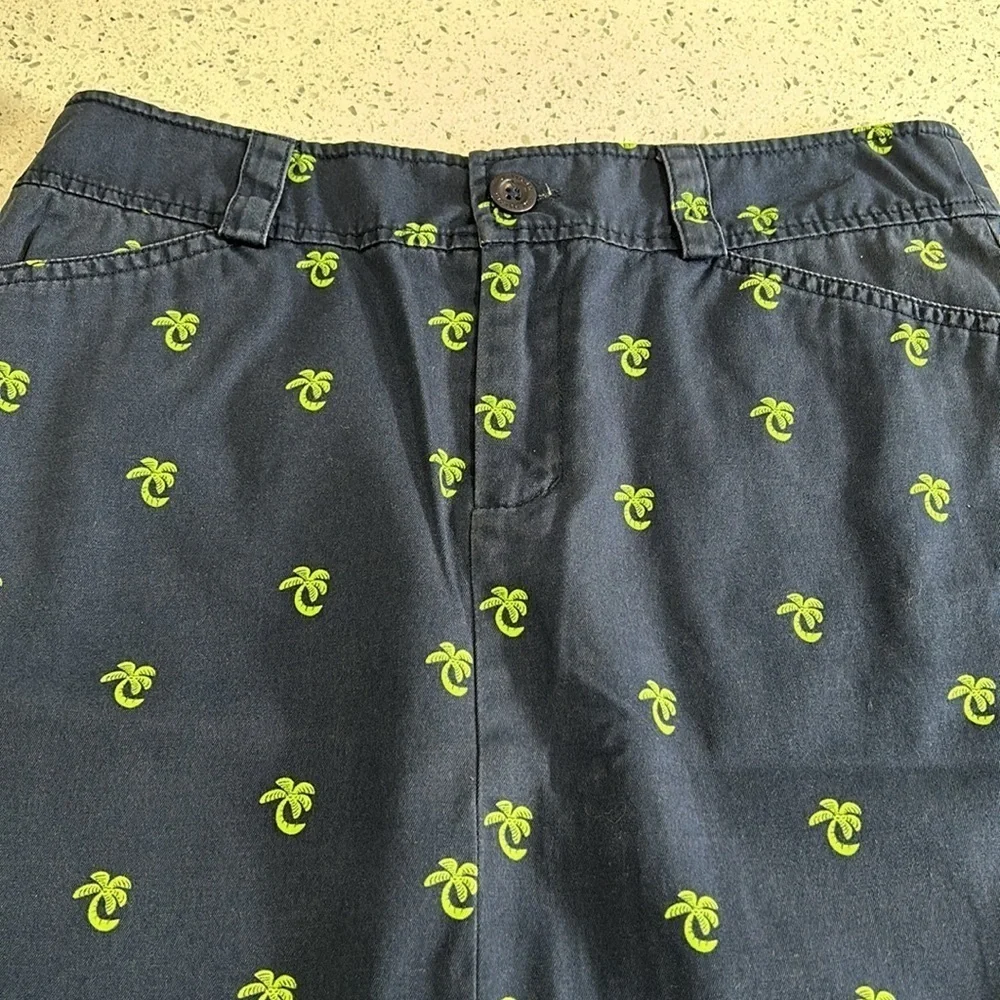 Lilly Pulitzer laid 14 pockets