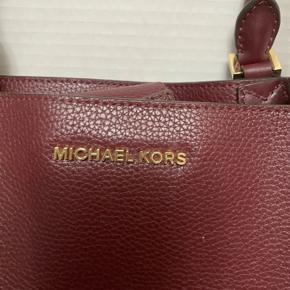 Michael Kors use tags mk