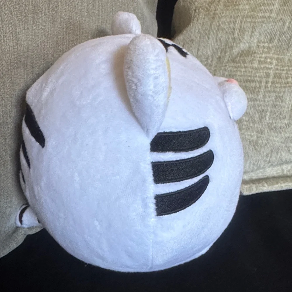 Korotora Tiger Plush white Fukuya Cat Stuffed Animal Toy Small