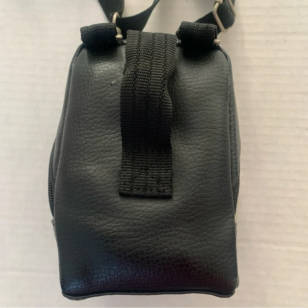 Targus Leather Black Compact Camera Case Adjustable Shoulder Strap Belt Loop EUC