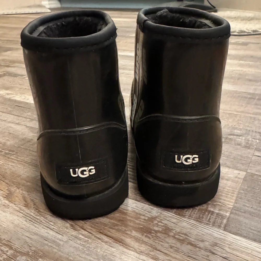 UGG Kids Black Waterproof Rain Boots Size 2 Youth