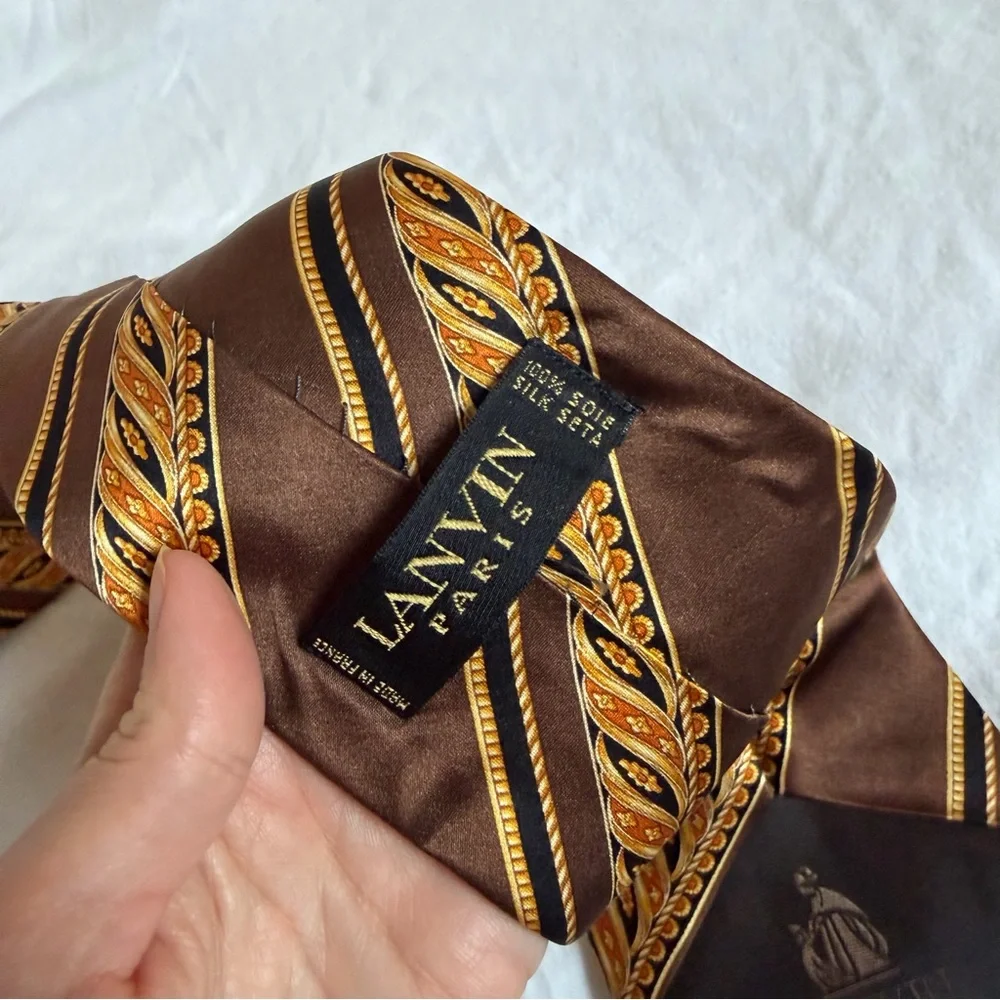 Lanvin excellent please