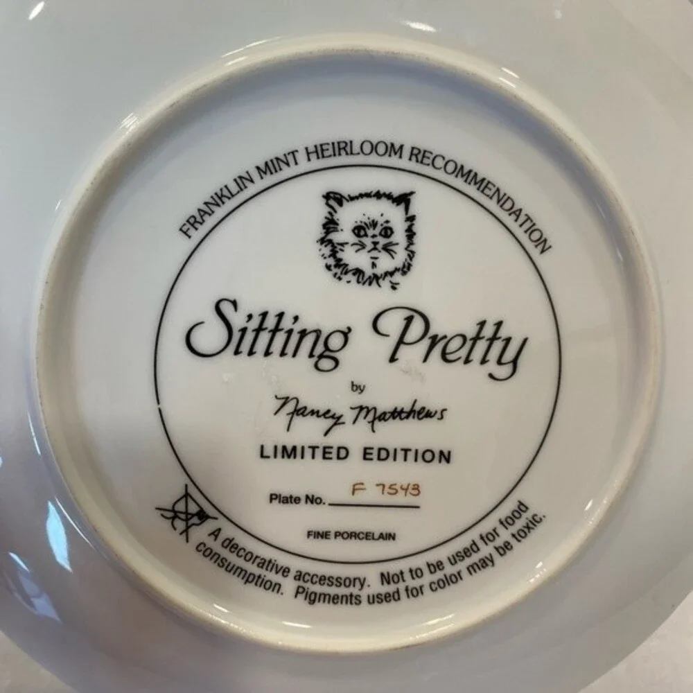 Sitting pretty by Nancy Matthews 8” Collectors Plate #F7545