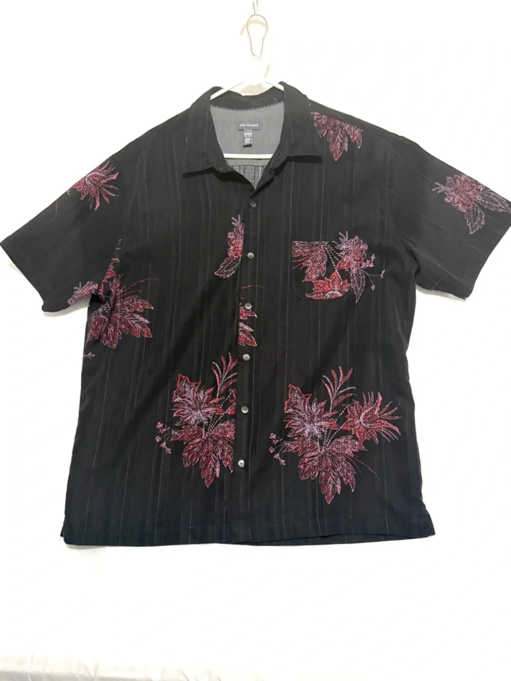 Van Heusen Black Short-Sleeve Button-Down Shirt with Floral Print, size XL