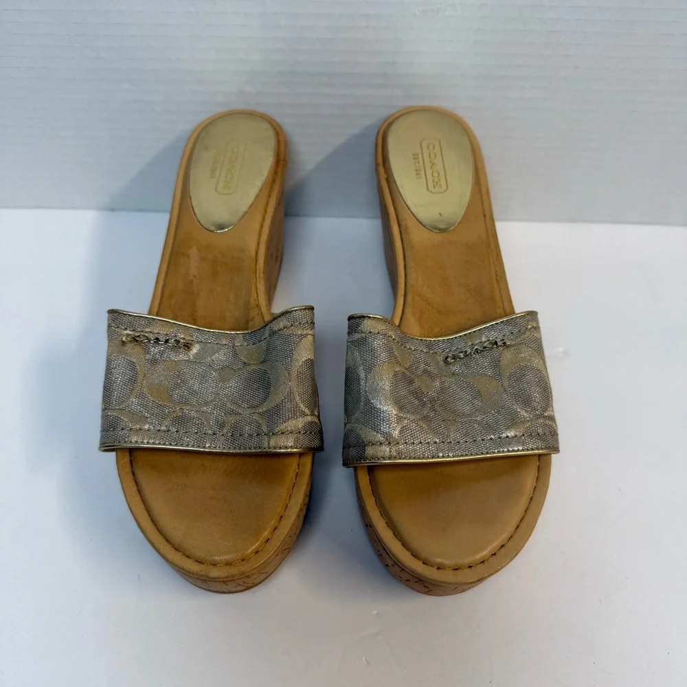 Coach these slip