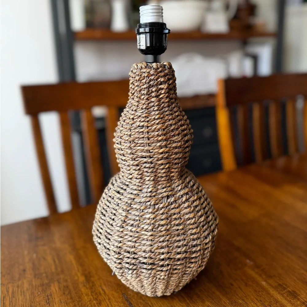 N/A handwoven rattan