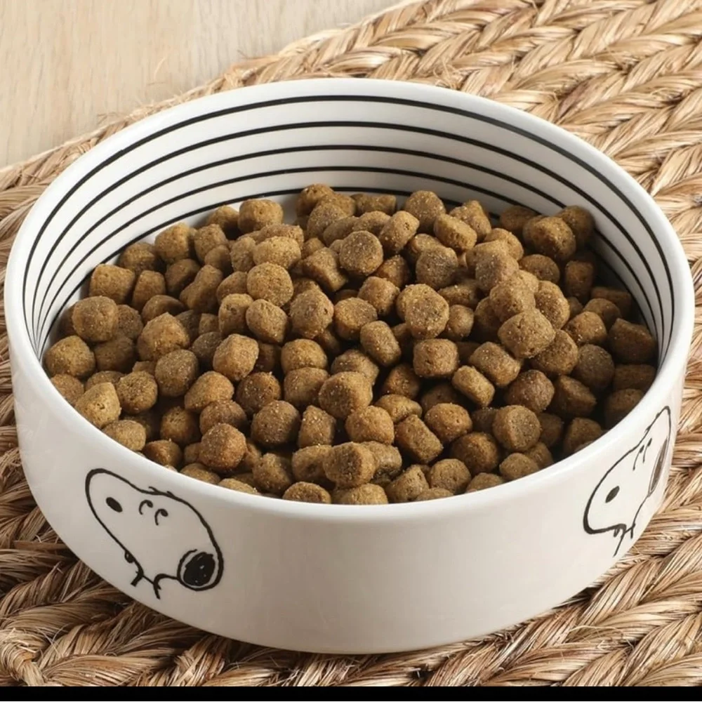 Peanuts two white