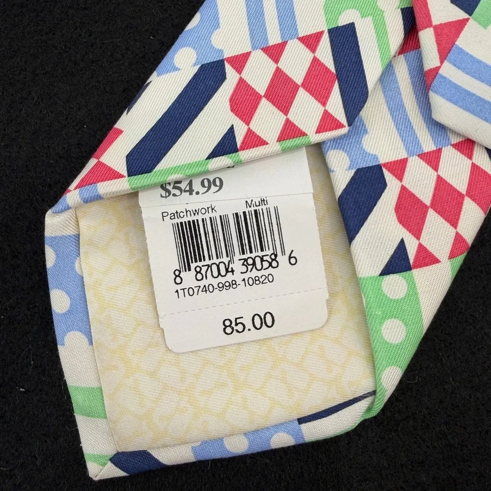 Vineyard Vines new tag