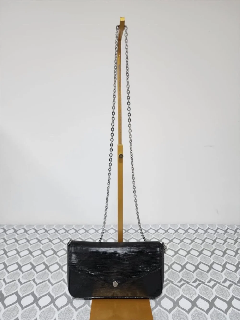 Authentic LOUIS VUITTON Epi Felicie Crossbody Bag Black