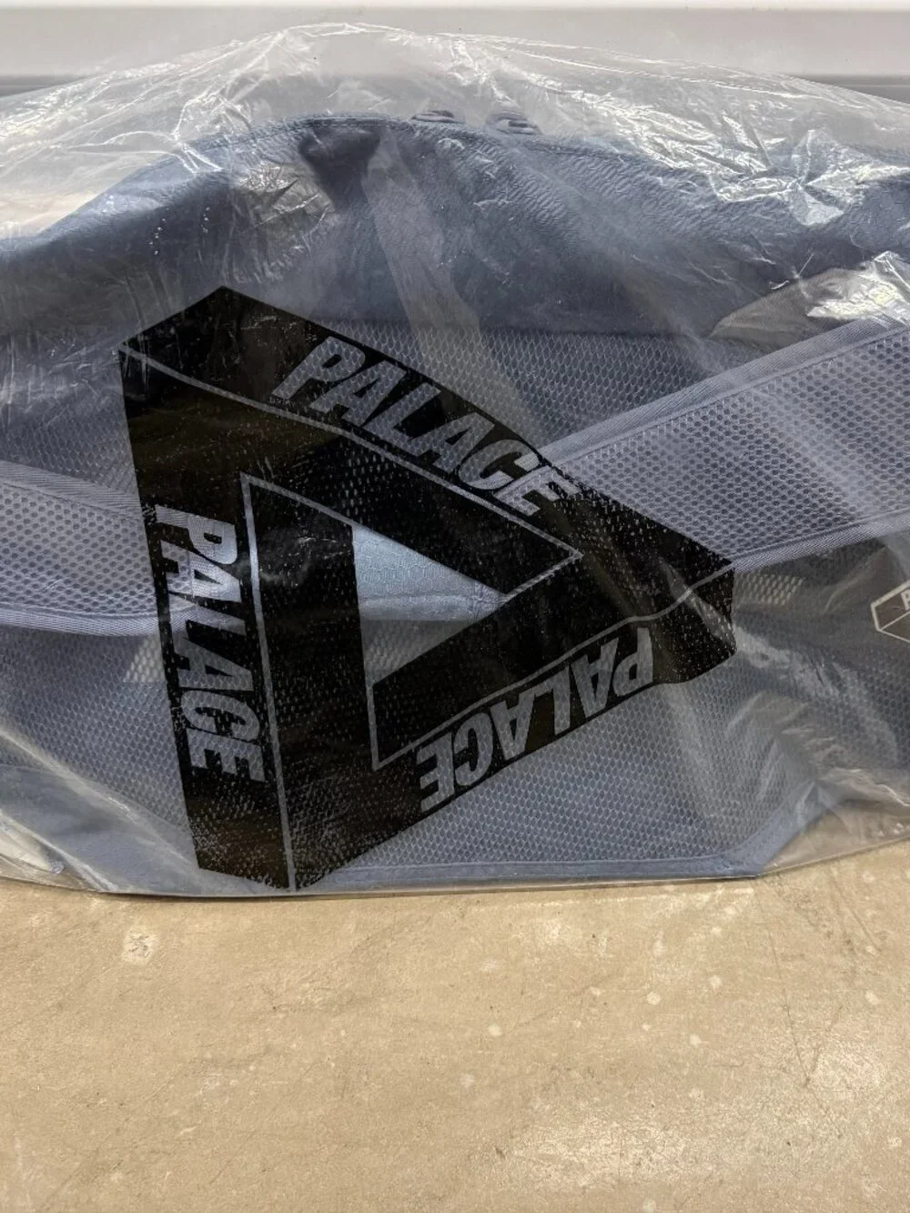 PALACE ykk zippers