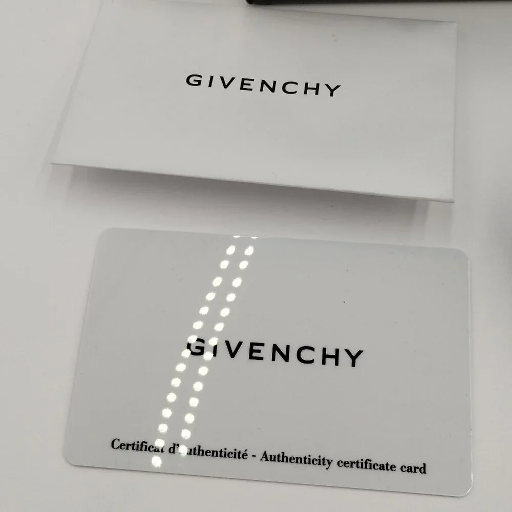 Givenchy sgv 722
