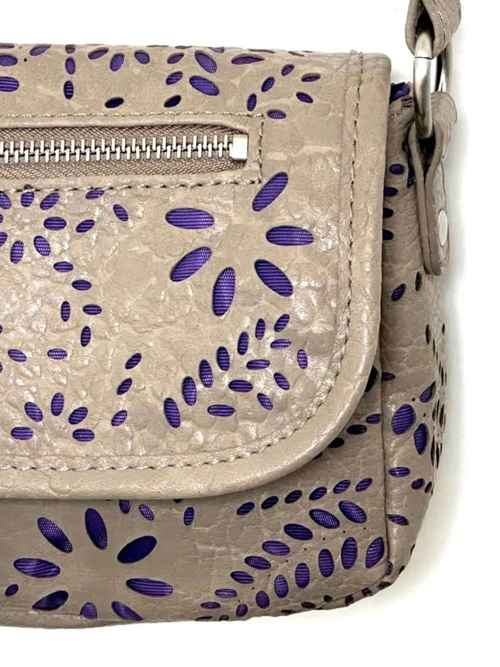 Kensie Girl compact taupe
