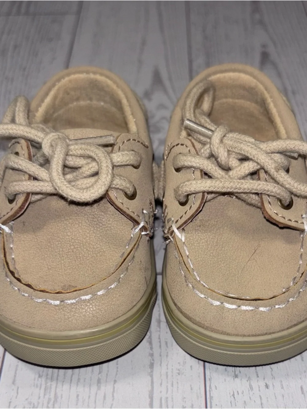 Sperry signs baby