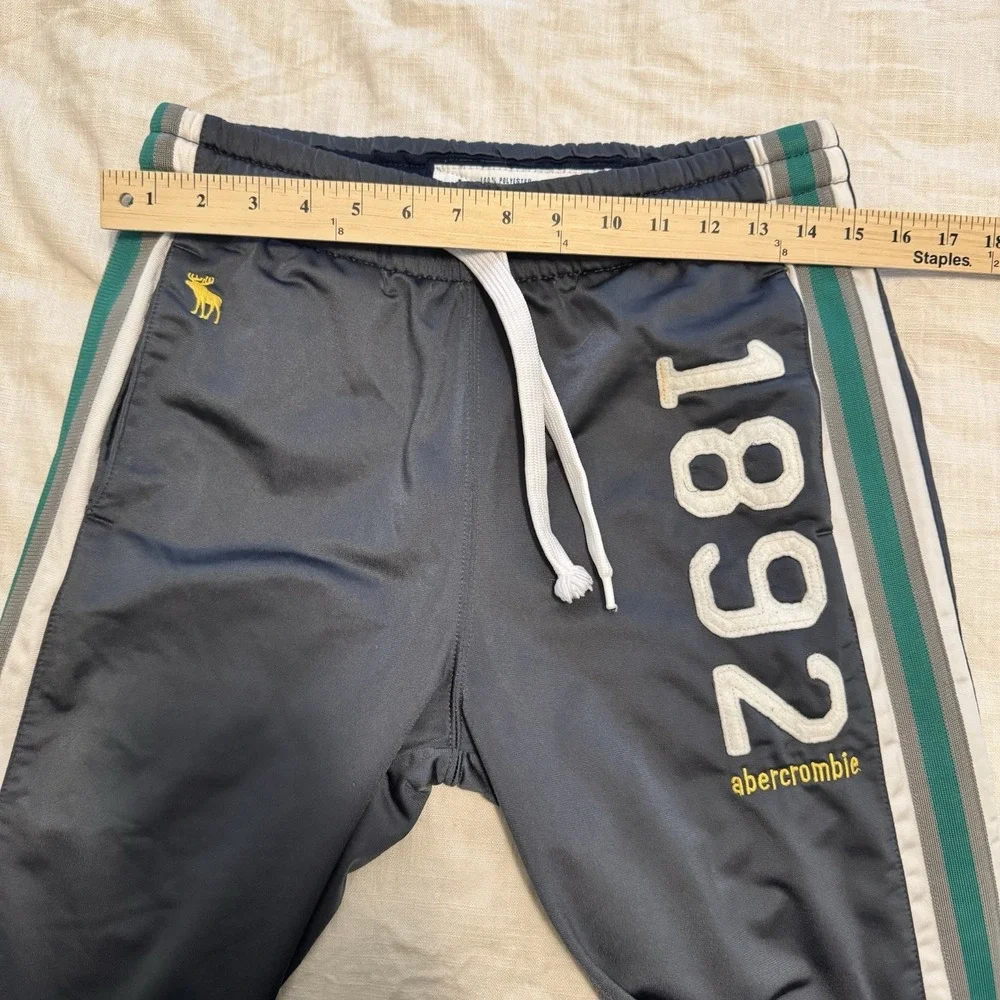 Abercrombie & Fitch retro large