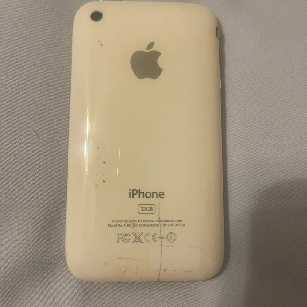 Apple iPhone 3GS‎
