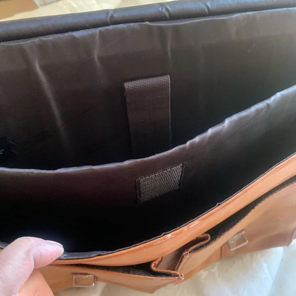 Kenneth Cole Reaction Cognac Leather Laptop Briefcase Messenger Bag