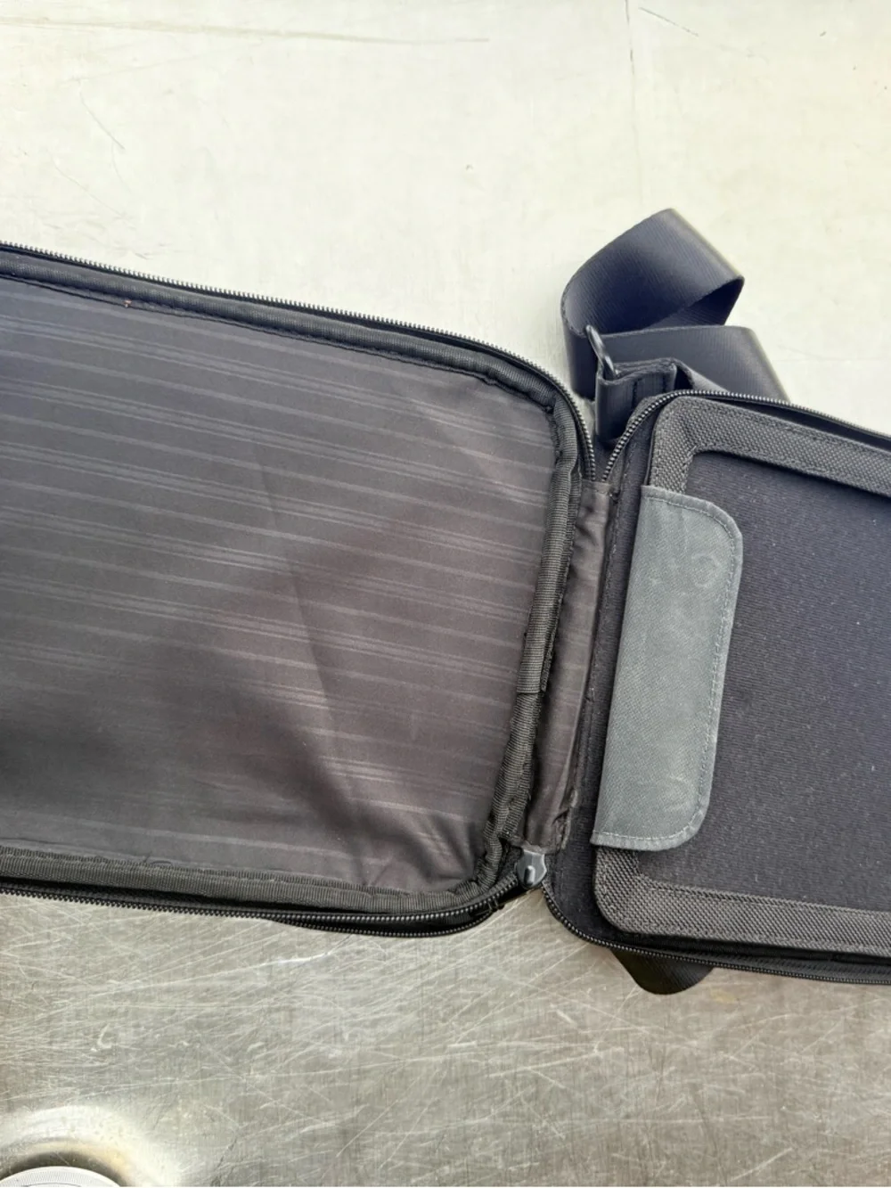 Tumi black size