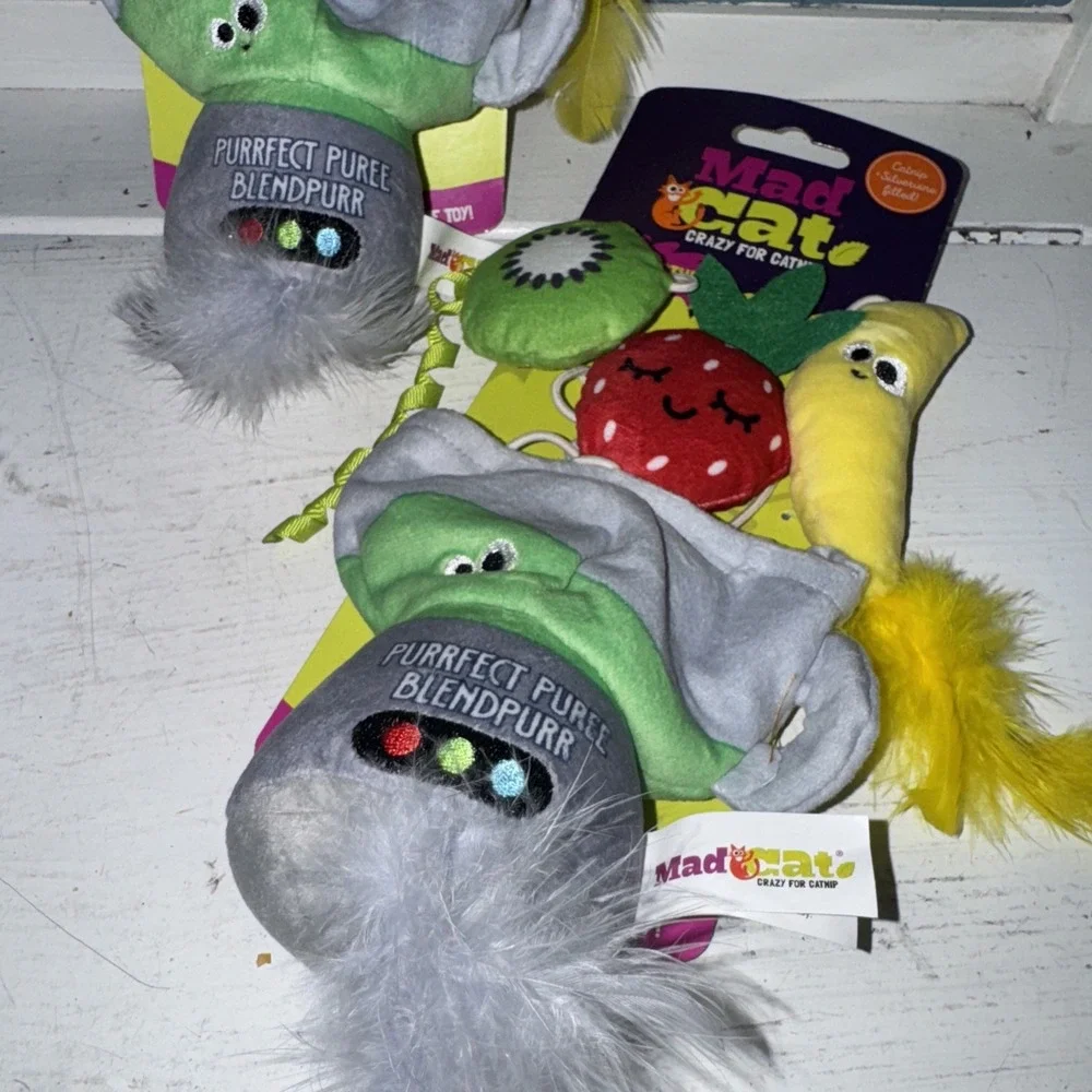 2 x Mad Cat Crazy for Catnip Sassy‎ Smoothie Doorknob Kitty Pet Toy Silvervine