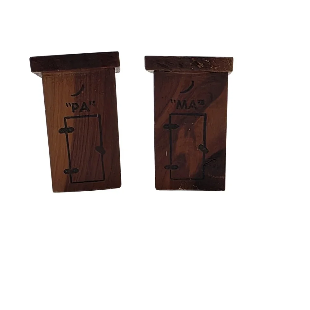 Wood Outhouse Salt & Pepper Shakers Set MA PA Illinois Souvenir‎ Rustic Novelty
