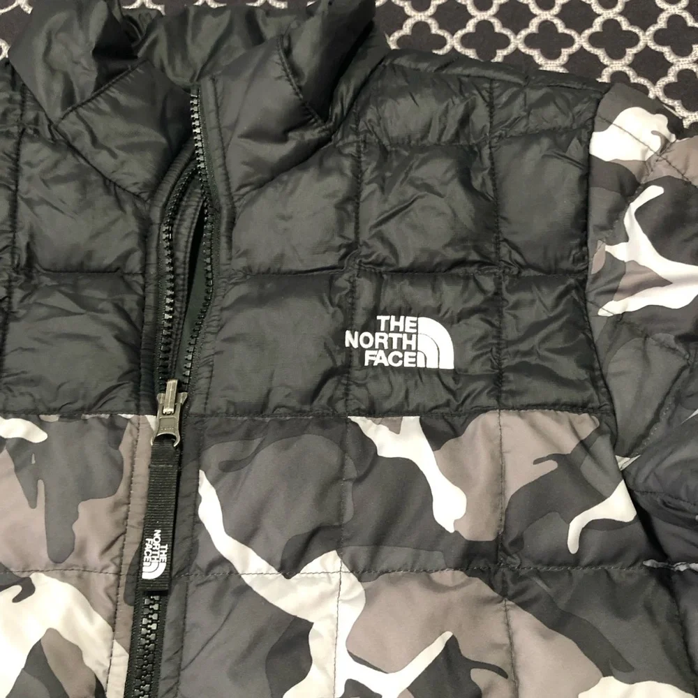 North Face Boy Camo Black White Puffer Thermoball ECO Jacket Zip Large 14/16 AB1